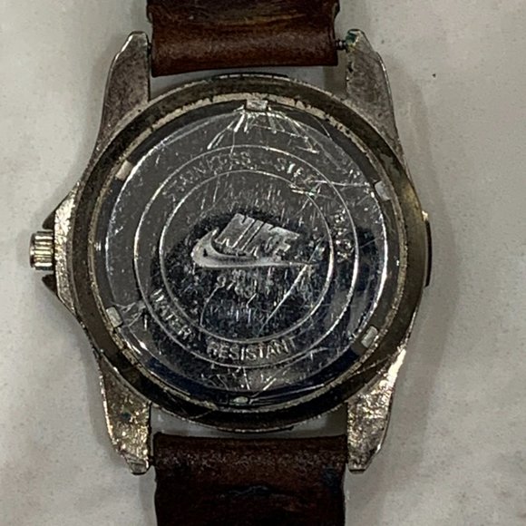 Nike | Mens Classic Nike Watch Very Worn. As Is - Picture 5 of 6